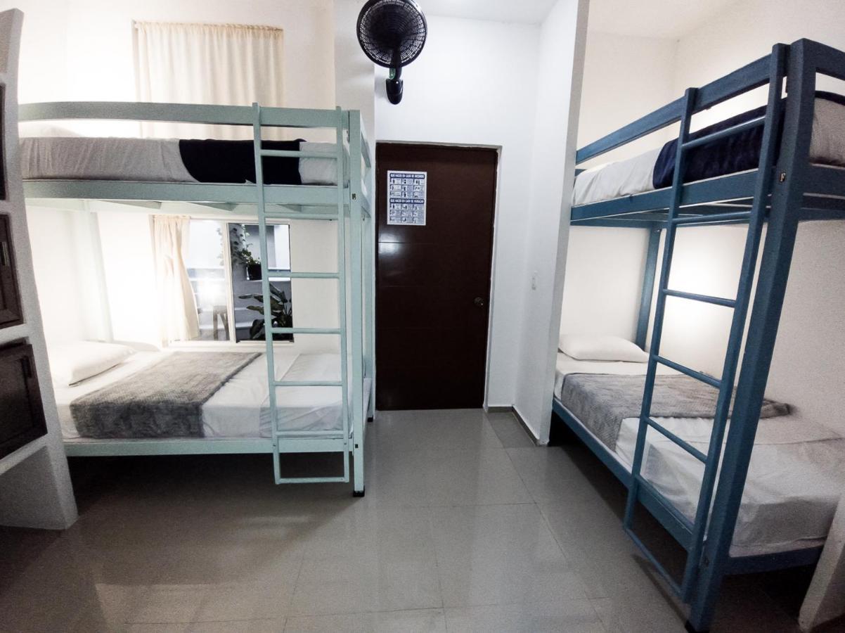 Lezzoto Hostel Boutique 2,5 Плая-дель-Кармен Экстерьер фото