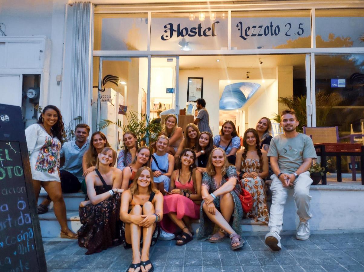 Lezzoto Hostel Boutique 2,5 Плая-дель-Кармен Экстерьер фото